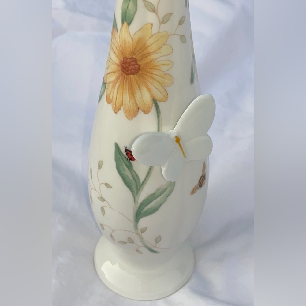Lenox 9”Tall Bud Vase”Butterfly Meadow”(In Pristine Used Condition)
